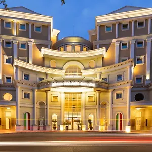 4* מלון Rome Palace Deluxe